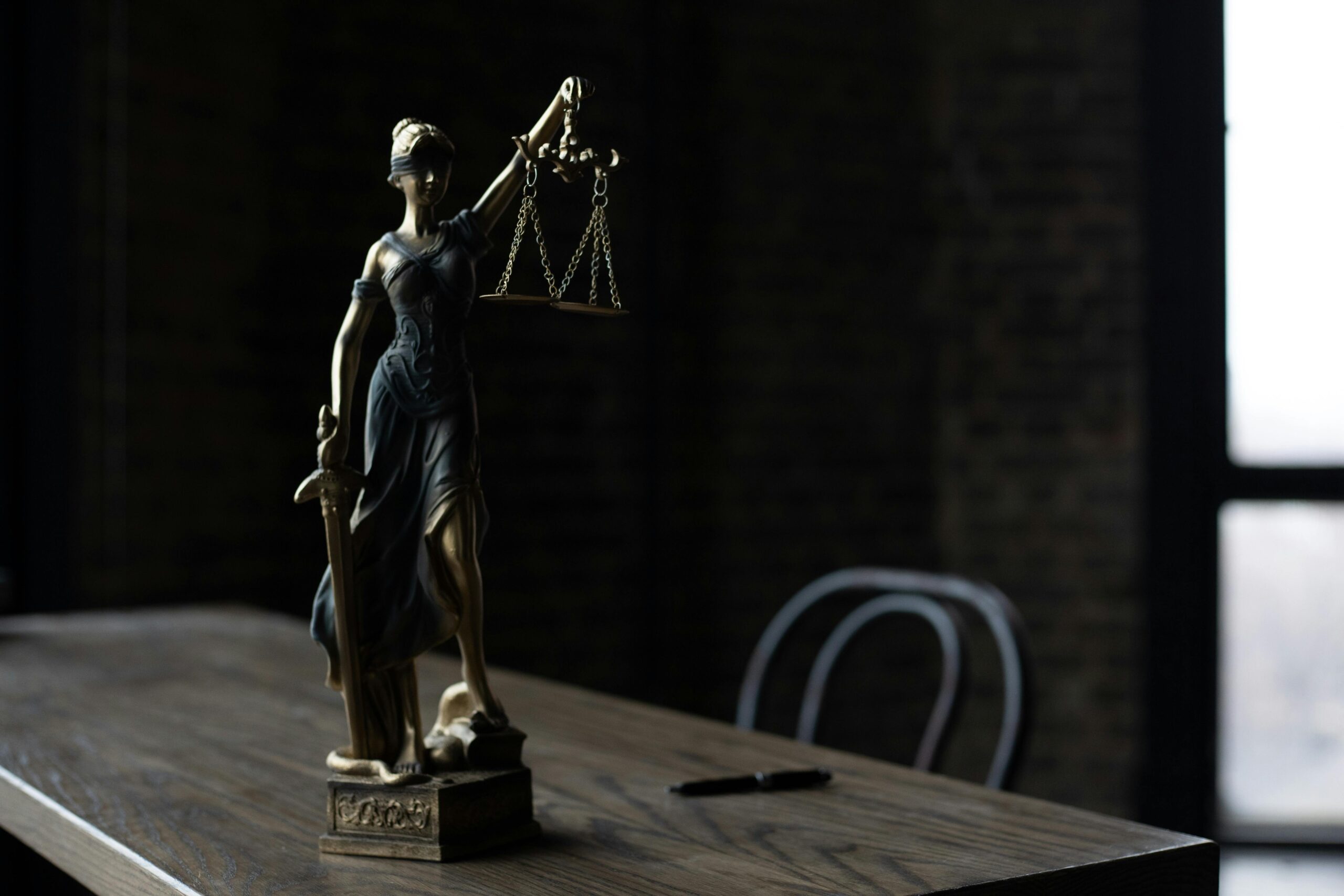 The Evolution of Common Law in England
